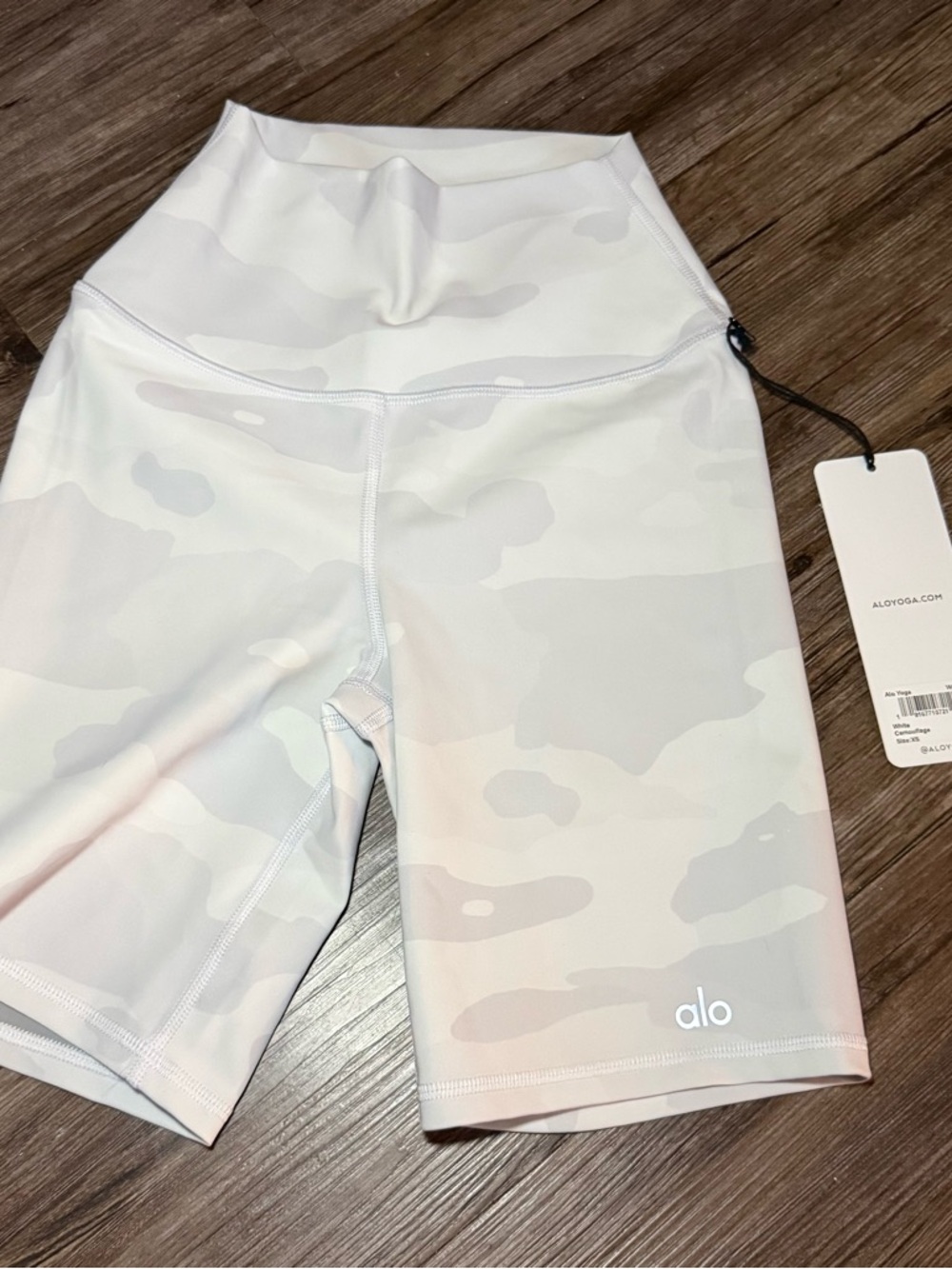 ALO Yoga High-Waist Camo Bike Shorts in Light Cream and Pale Gray